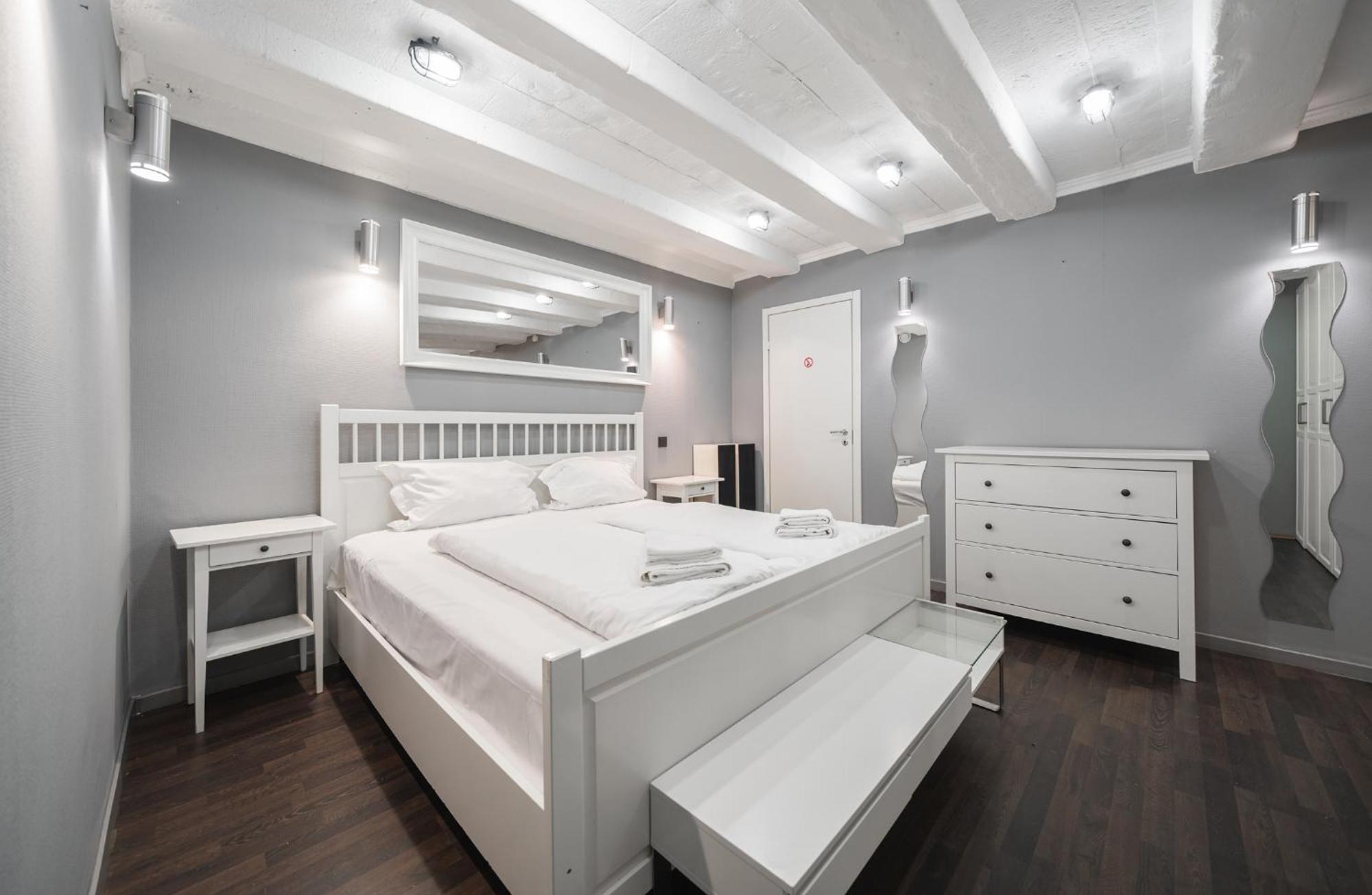 Islandijos Self Check-In Basement Apartments Vilnius Bagian luar foto